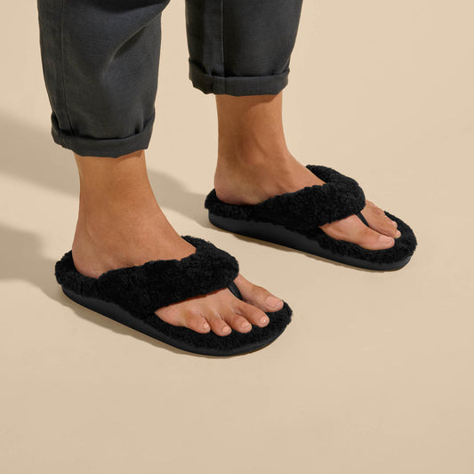 OluKai Trending - Kīpe'a Heu Women‘s Flip Flop Slippers - Black