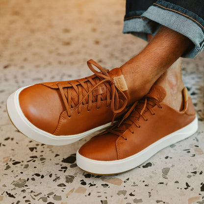 OluKai Essential - Lae‘ahi Lī ‘Ili Men's Leather Sneakers - Kukui Brown