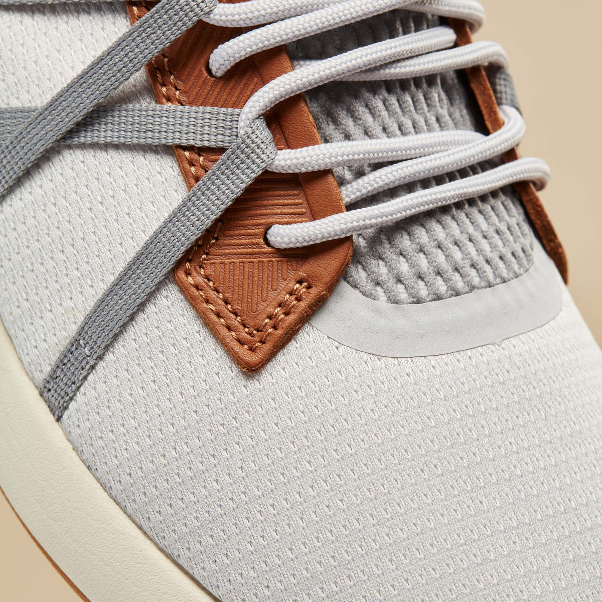 OluKai Recommended - Mio Lī Men's Athletic Shoes - Mist Grey / Poi