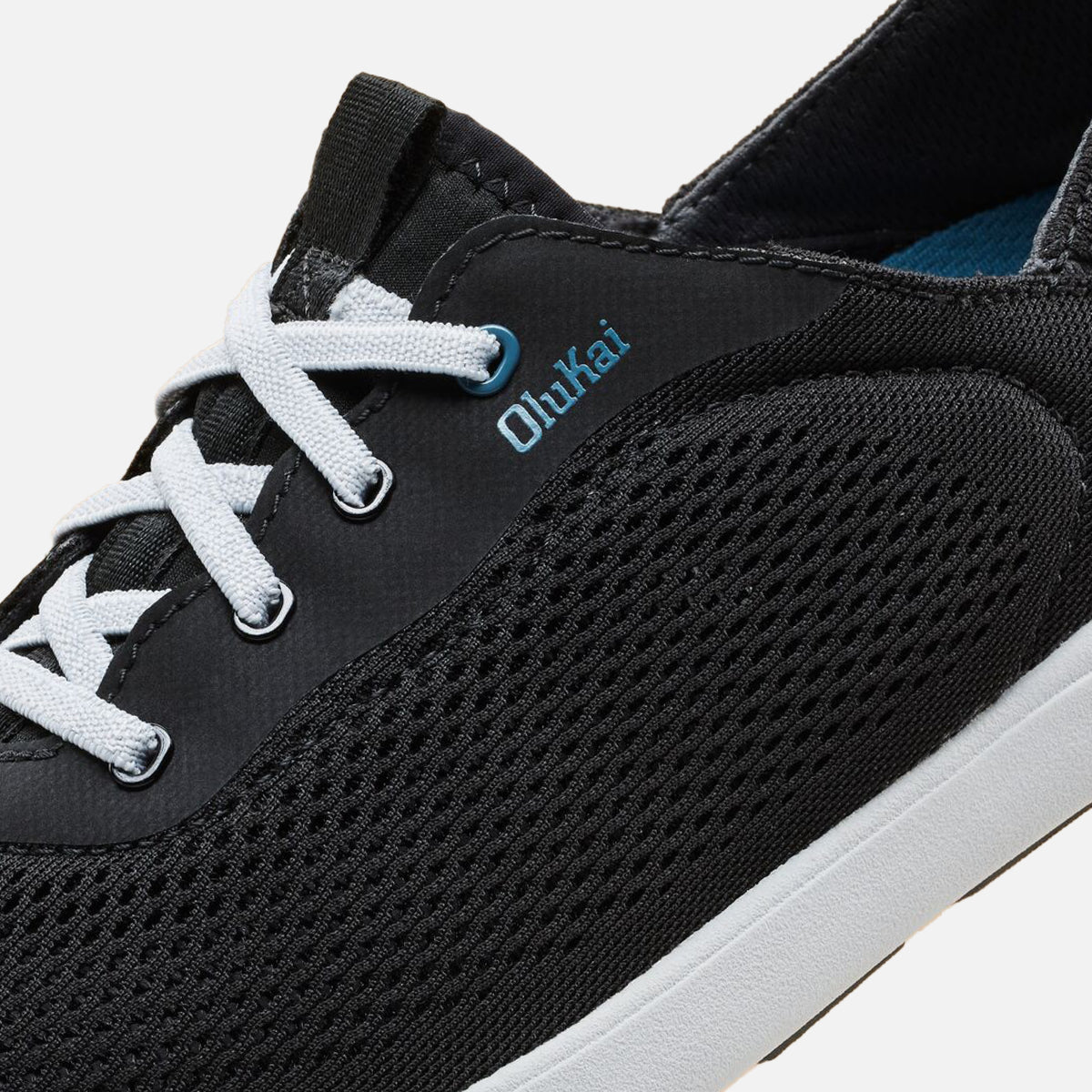 OluKai Trending - Moku Pae Men's Boat Shoes - Black / Blue Coral
