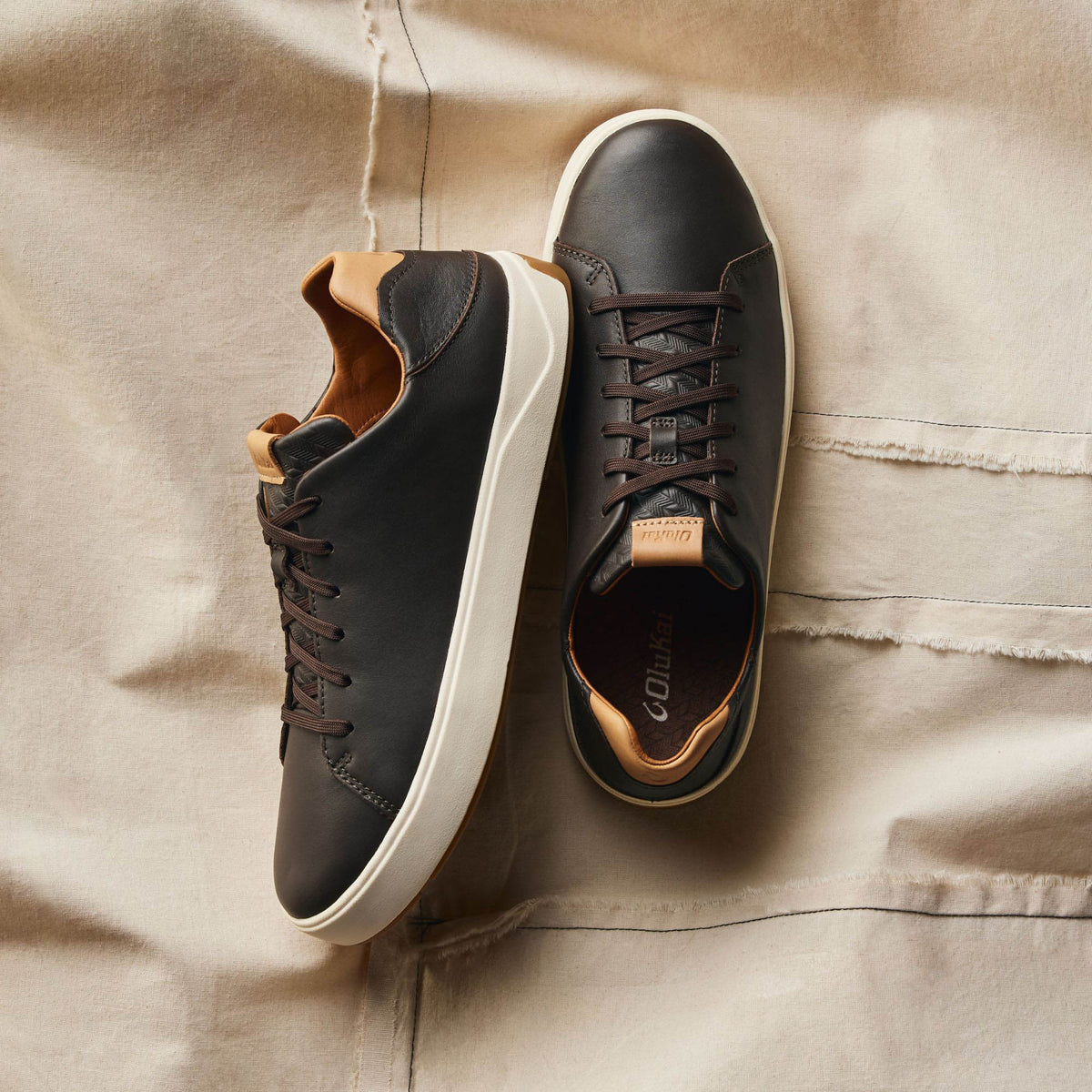 OluKai Deals - Lae‘ahi Lī ‘Ili Men's Leather Sneakers - Dark Java