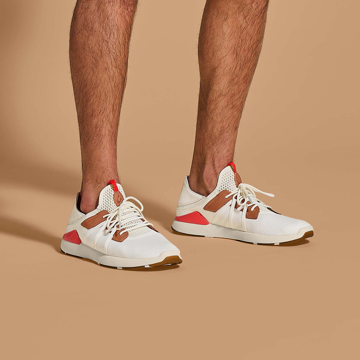 OluKai Classic - Mio Lī Men's Athletic Shoes - Bright White / Red Lava