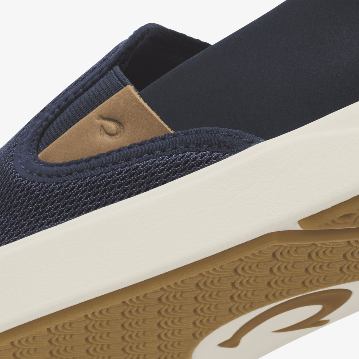 OluKai Essential - Lae'ahi Nui - Trench Blue / Tan