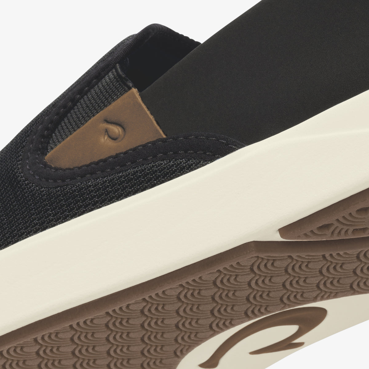 OluKai Discount - Lae'ahi Nui - Black / Tan