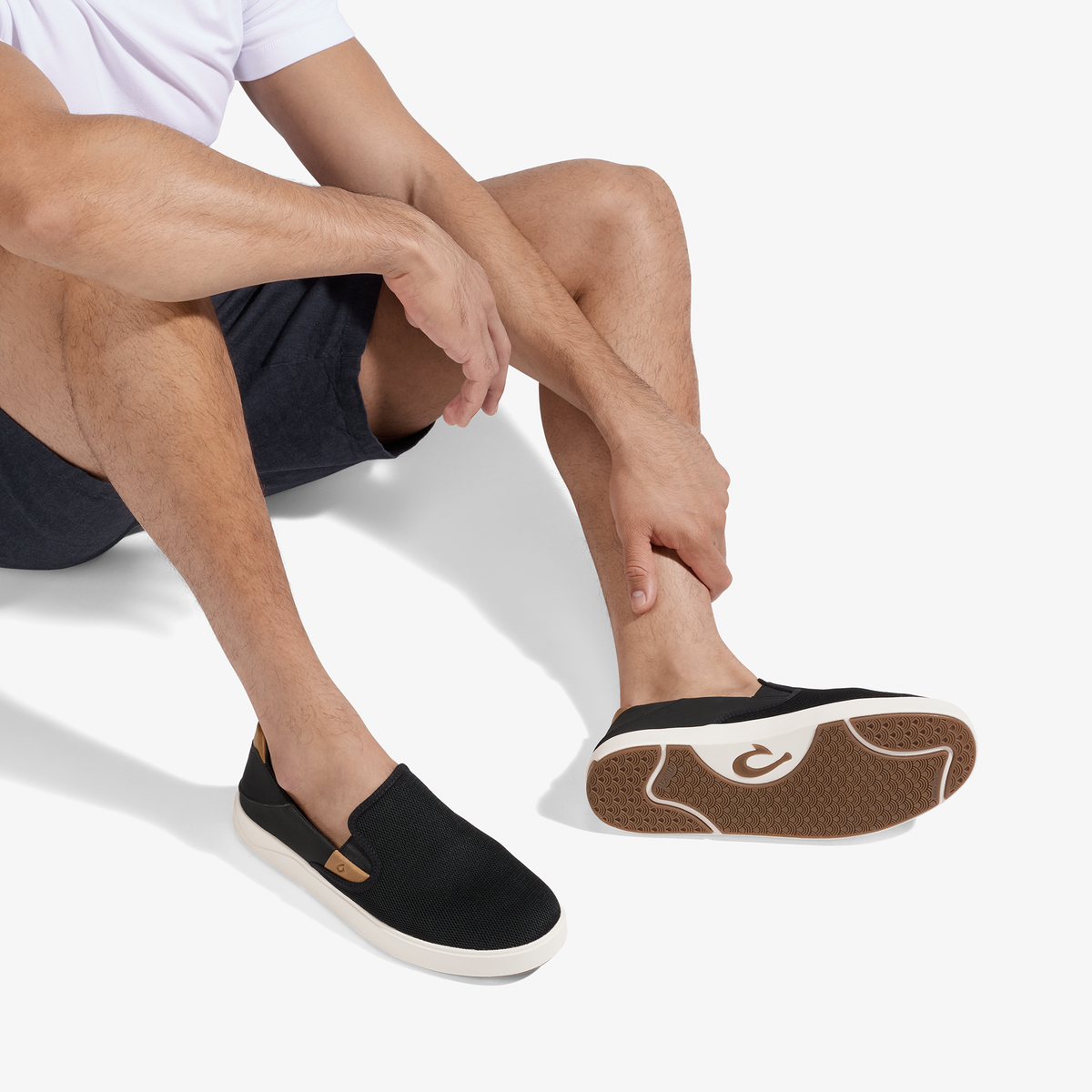 OluKai Discount - Lae'ahi Nui - Black / Tan