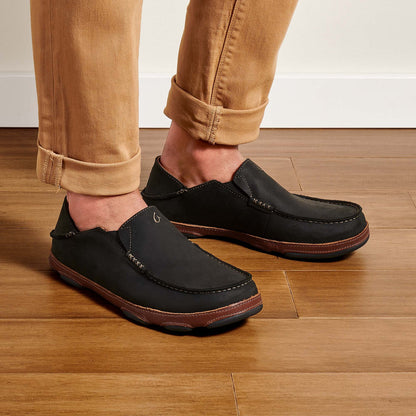OluKai Value - Moloā Men's Leather Slip On Shoes - Black / Toffee