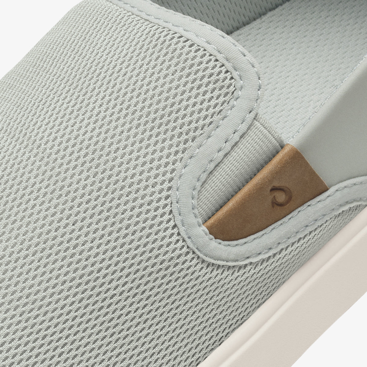 OluKai Value - Lae'ahi Nui - Cloud Grey / Tan