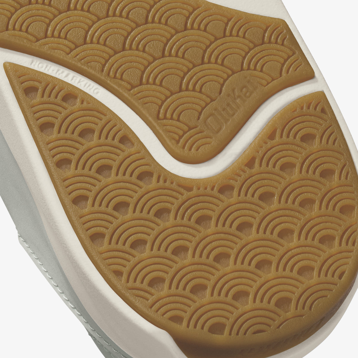 OluKai Value - Lae'ahi Nui - Cloud Grey / Tan