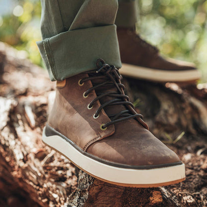 OluKai Everyday - Kekaha Men’s Chukka Boots - Toffee / Off White