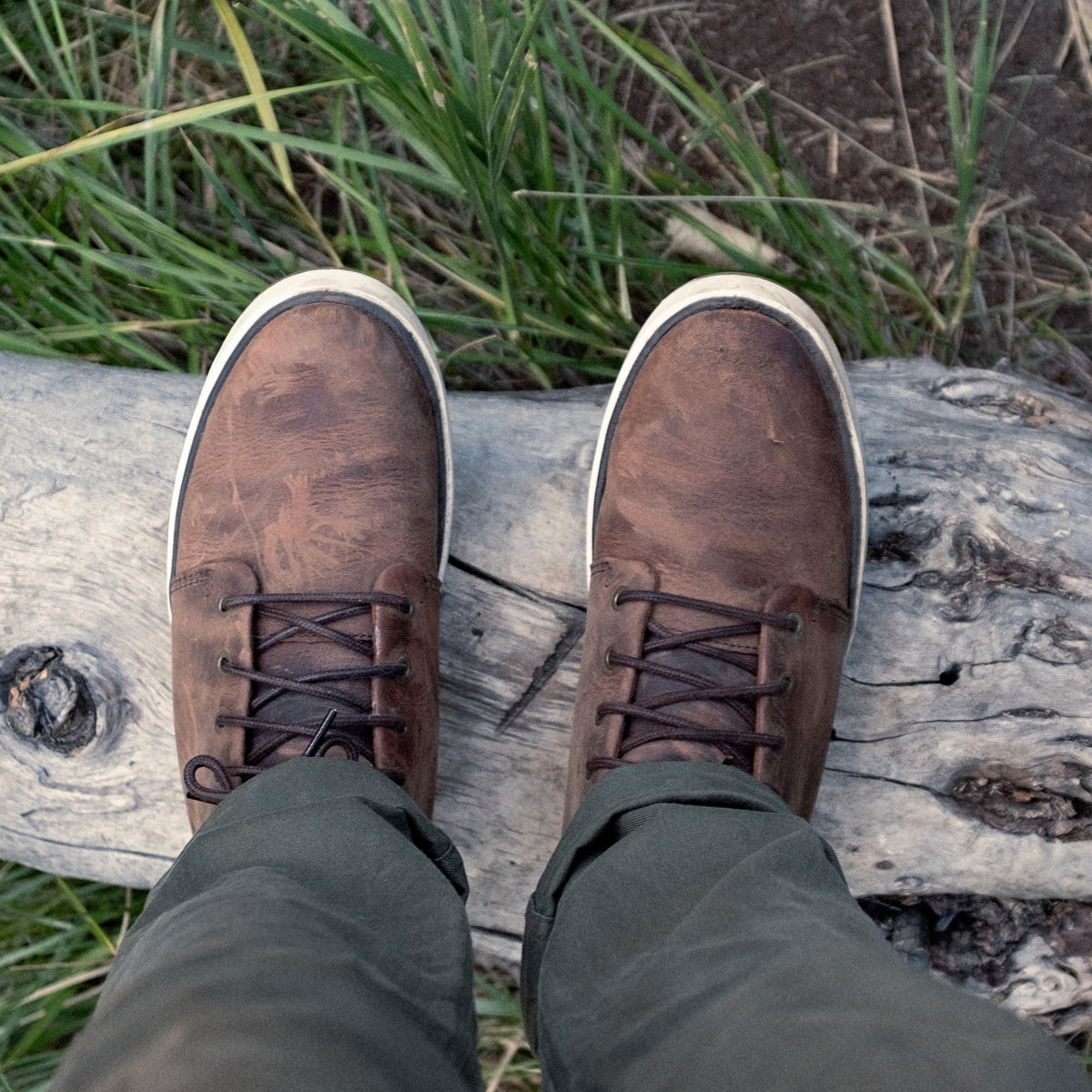 OluKai Everyday - Kekaha Men’s Chukka Boots - Toffee / Off White