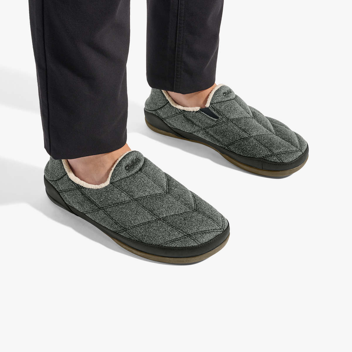 OluKai Signature - Puku'i - Dark Shadow / Lava Rock