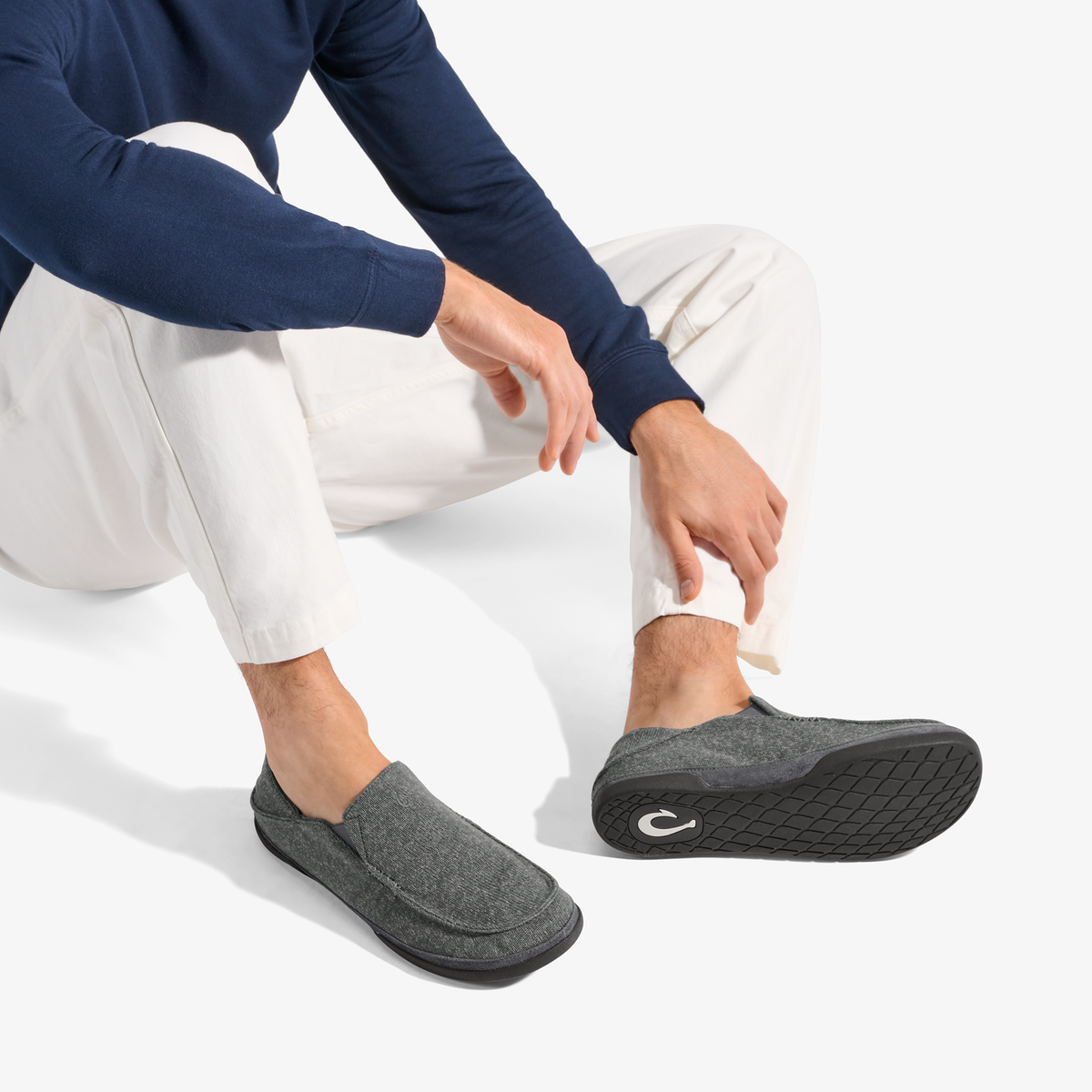 OluKai Best Seller - Moloā Hulu Men's Lightweight Slippers - Lava Rock