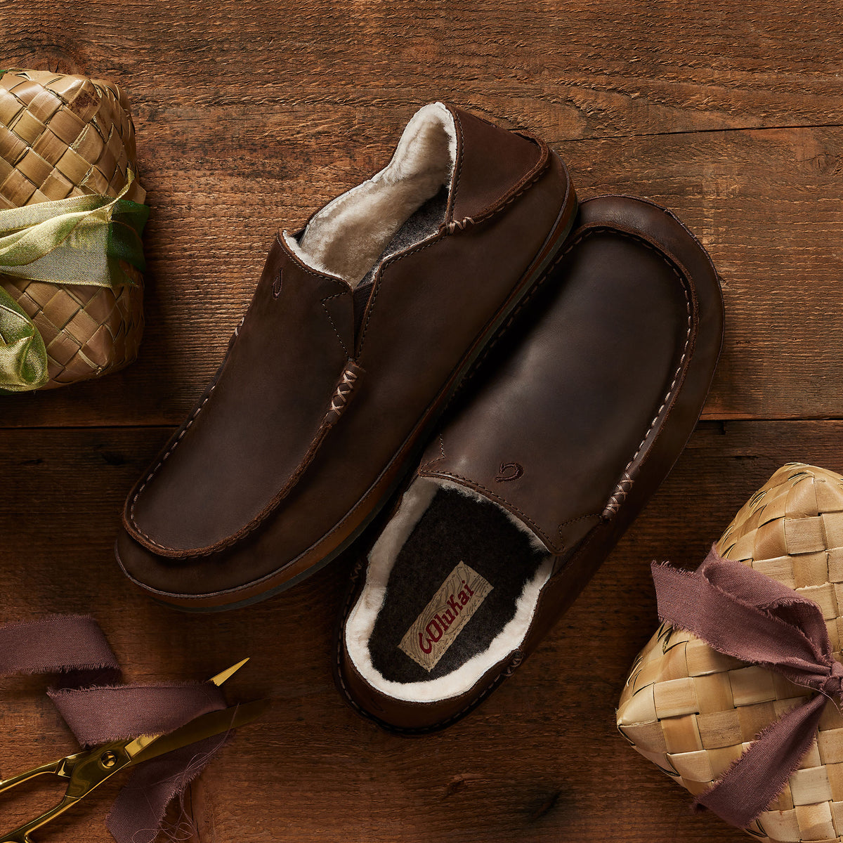 OluKai Recommended - Moloā Men's Nubuck Leather Slippers - Dark Wood