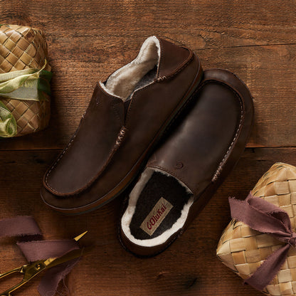 OluKai Recommended - Moloā Men's Nubuck Leather Slippers - Dark Wood