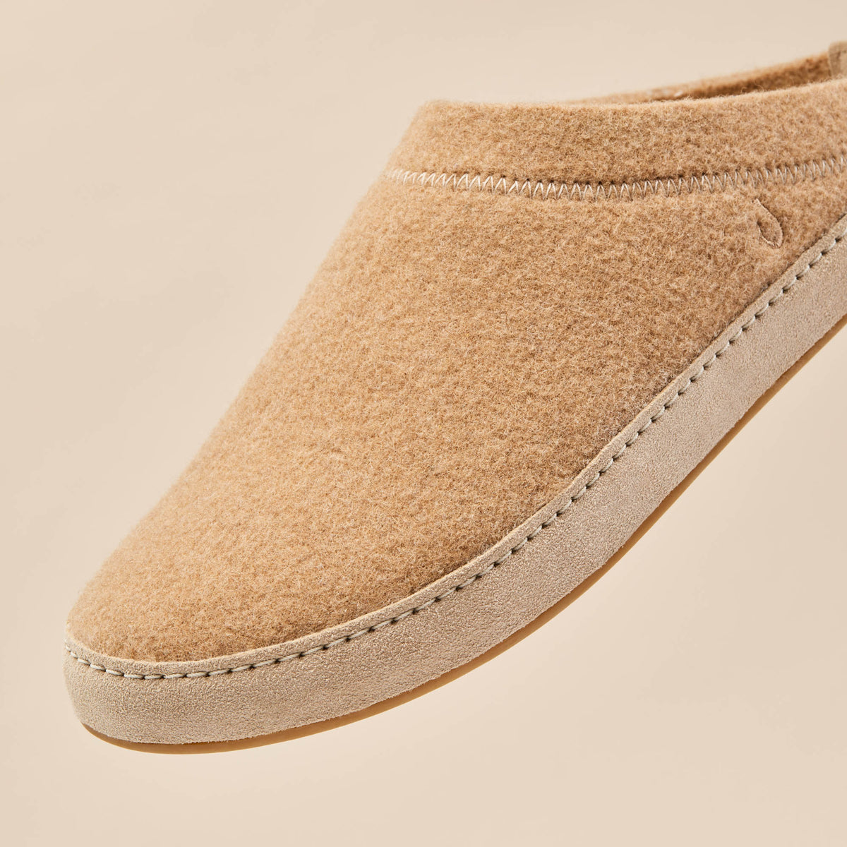 OluKai Quality - Hāmani Hulu Men’s Wool Mule Slippers - Oatmeal
