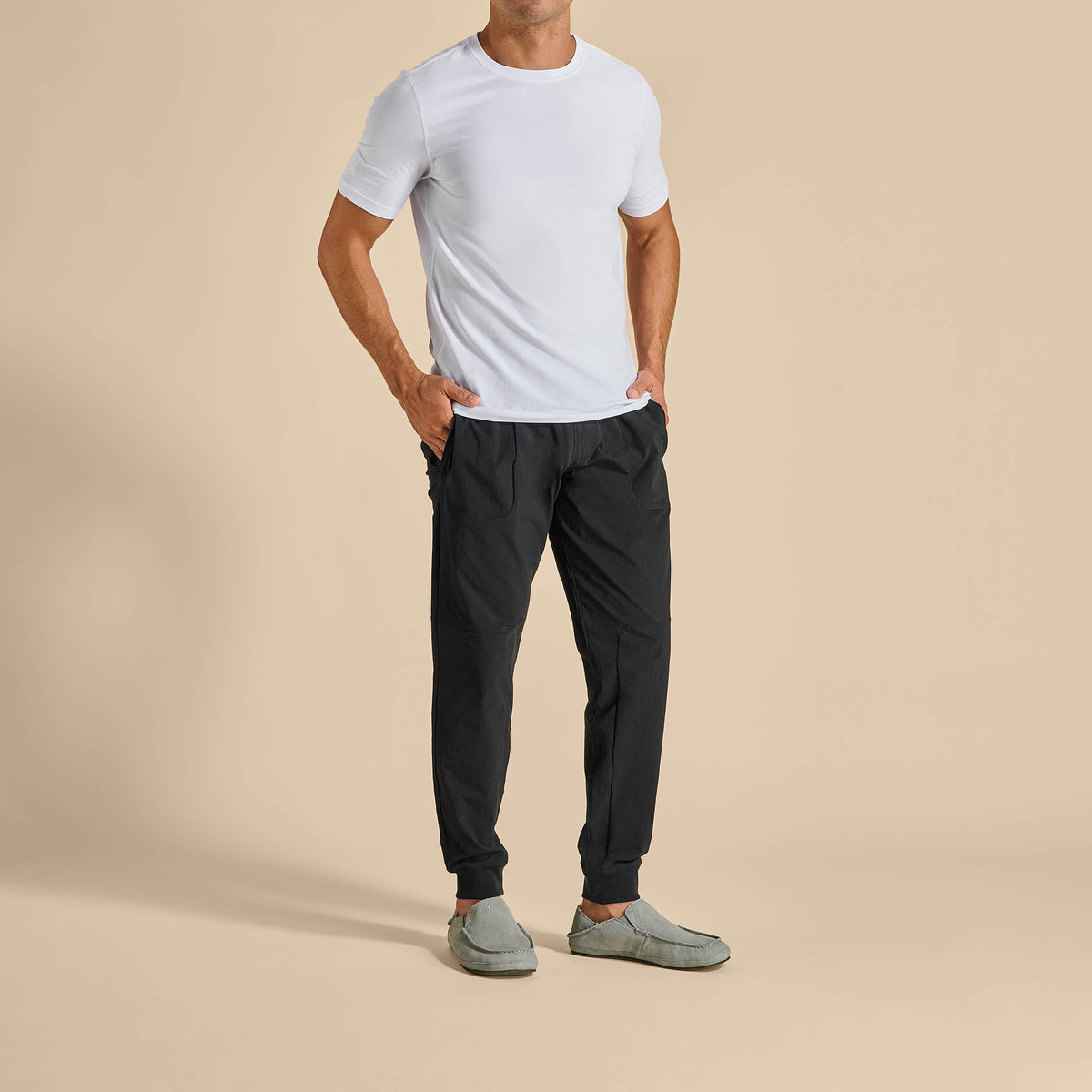 OluKai Essential - Moloā Men's Leather Slippers - Kona Coffee