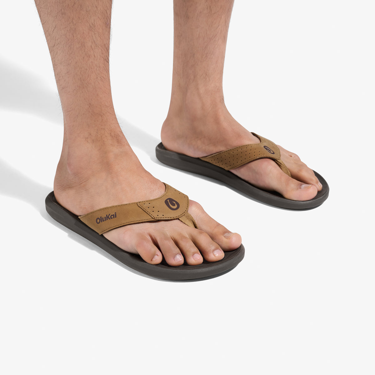 OluKai Quality - Pili - Tan / Dark Java