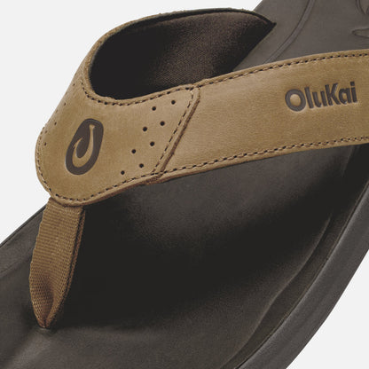 OluKai Quality - Pili - Tan / Dark Java