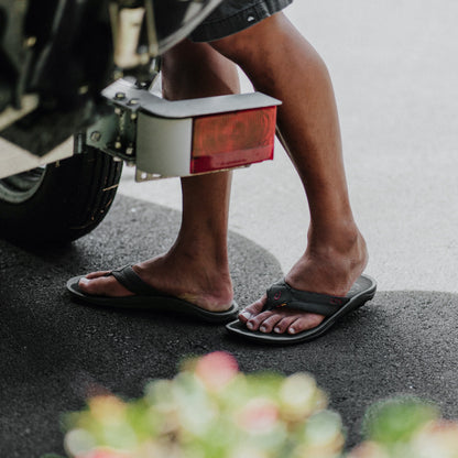 OluKai Great Value - Kīpī Men’s Comfortable Beach Sandals - Black