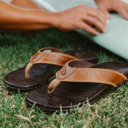 OluKai Sale - Hikianalia - Tan / Dark Java
