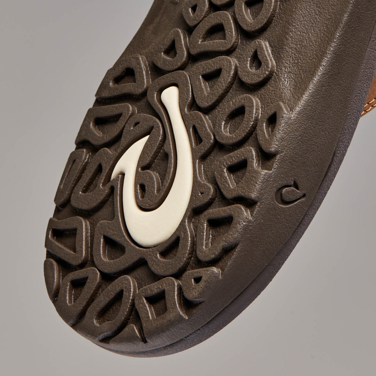 OluKai Latest - ‘Ohana Men's Best Selling Beach Sandals - Tan / Dark Java