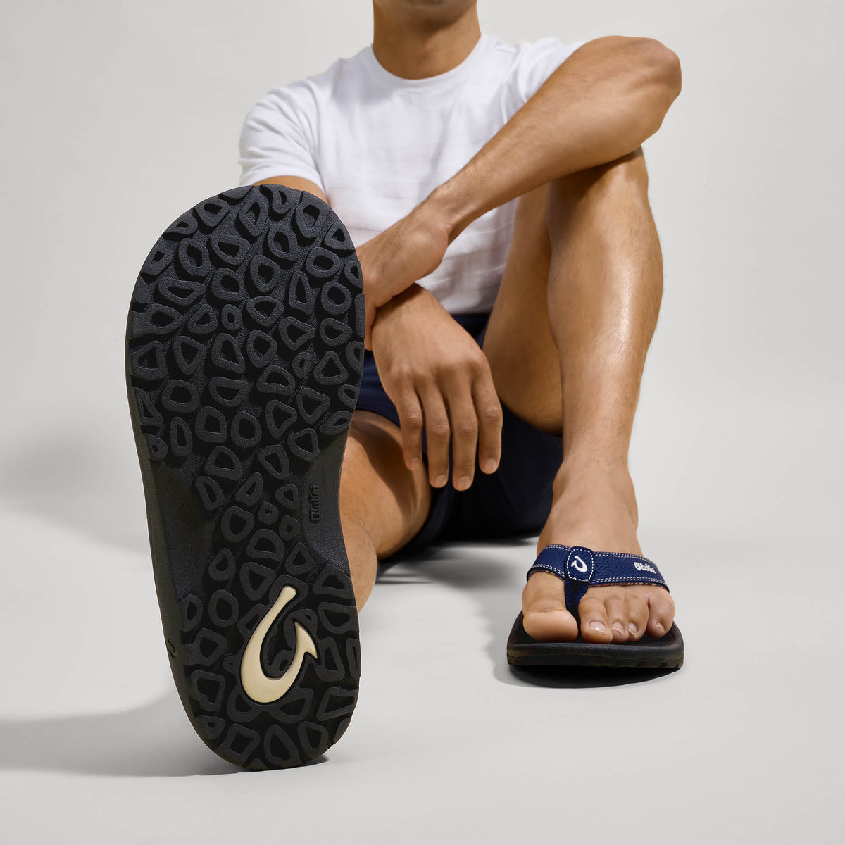 OluKai Best Price - ‘Ohana Men's Beach Sandals - Navy / Onyx
