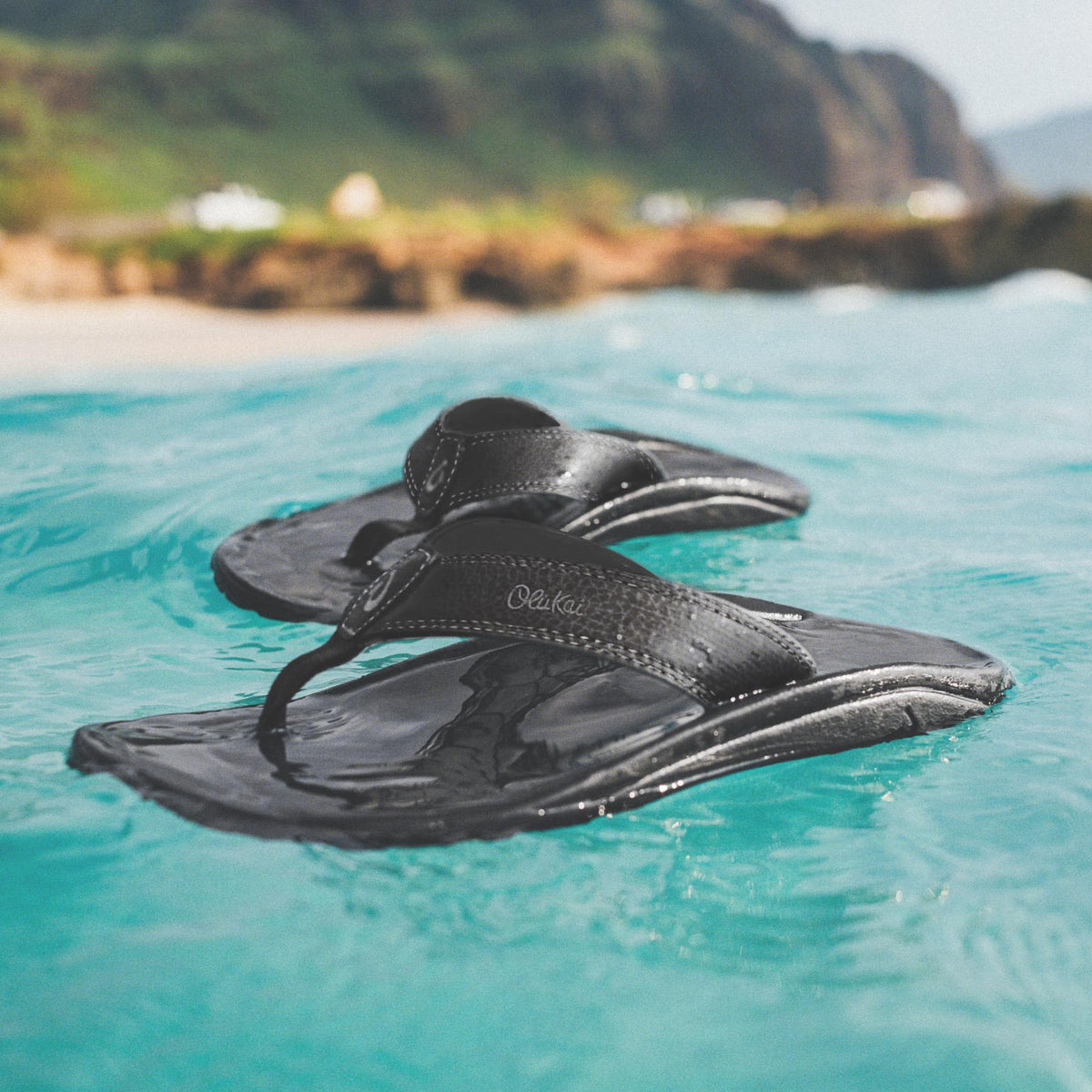 OluKai Great Value - ‘Ohana Men's Best Selling Beach Sandals - Black