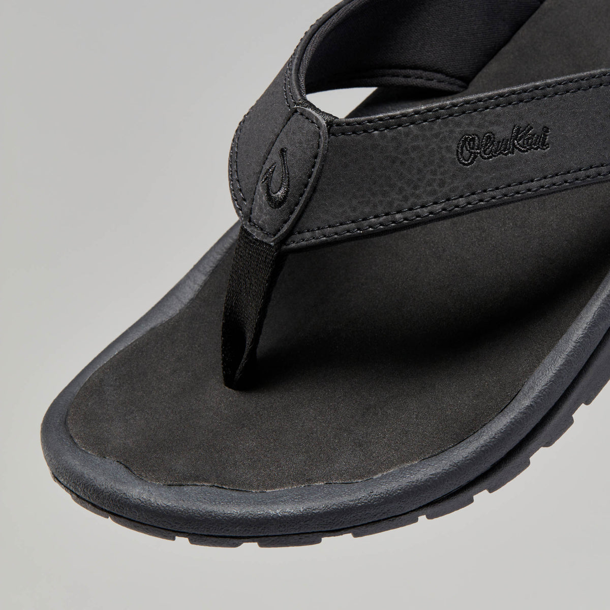 OluKai Great Value - ‘Ohana Men's Best Selling Beach Sandals - Black