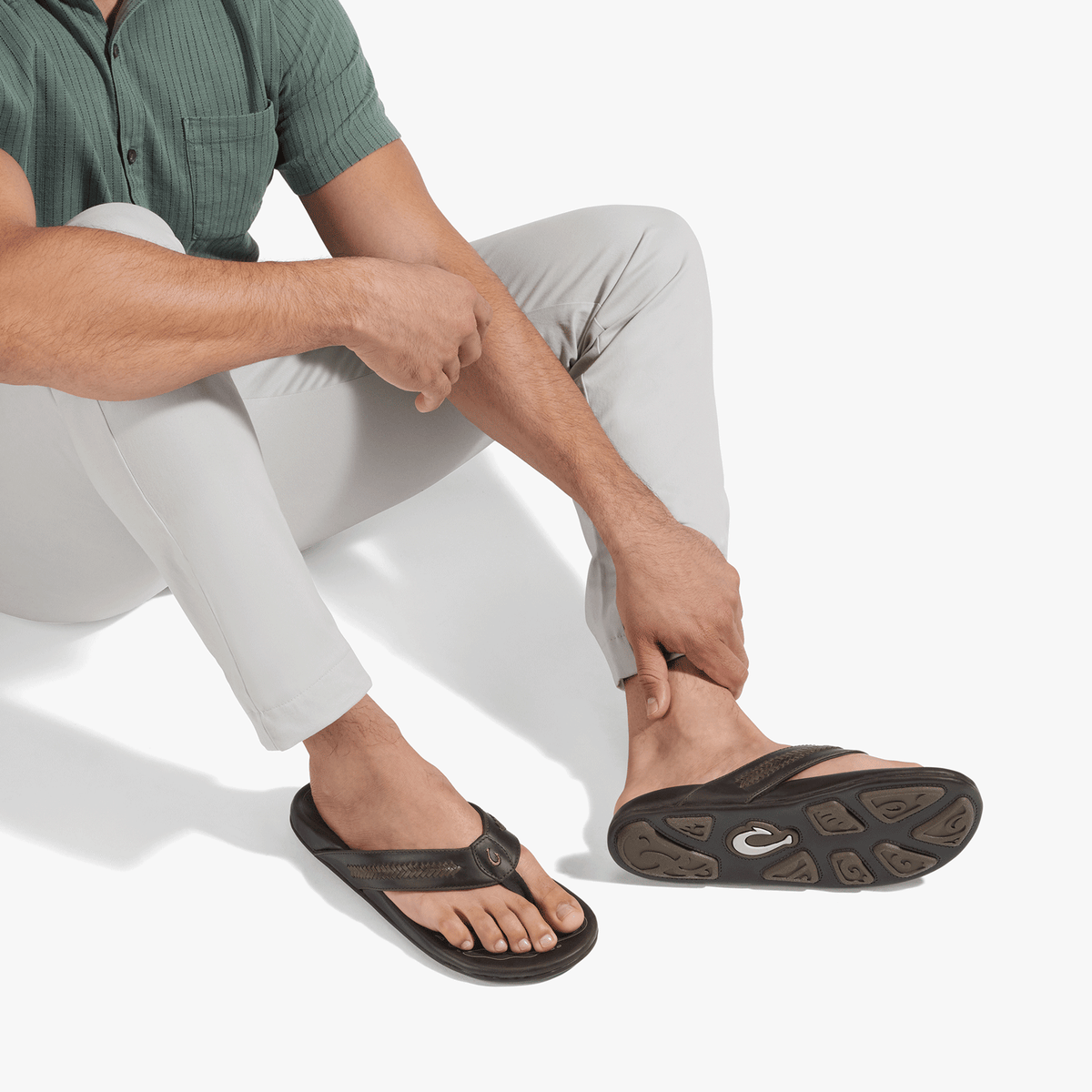 OluKai Top Pick - Mea Ola Mano - Dk Java / Mustang