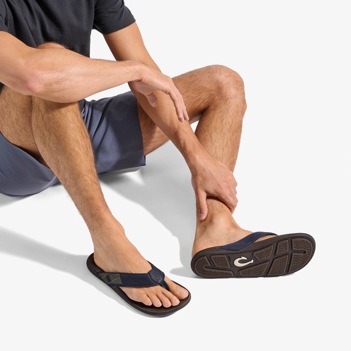 OluKai Premium - Tuahine Men's Waterproof Leather Beach Sandals - Trench Blue