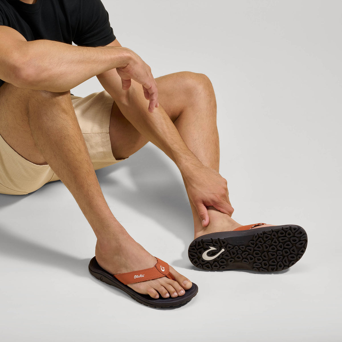 OluKai Top Pick - ‘Ohana Men's Best Selling Beach Sandals - Dirt / Lava Rock