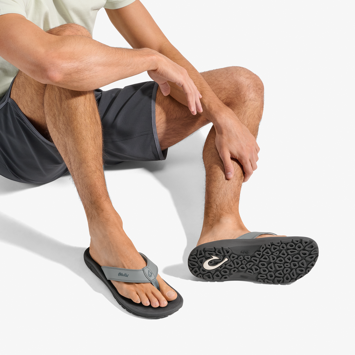 OluKai Hot Sale - ‘Ohana Men's Best Selling Beach Sandals - Ash / Rock