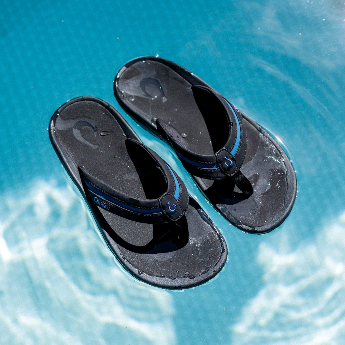 OluKai Hot Sale - ʻOhana Pālua - Black / Slate Blue