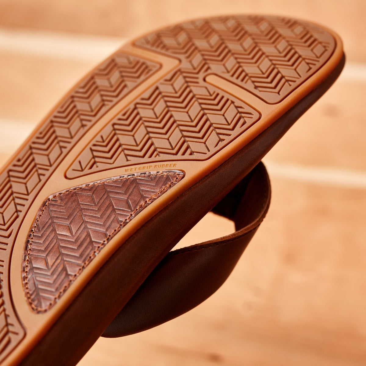 OluKai Latest - ‘Ilikai Men‘s Leather Sandals - Toffee