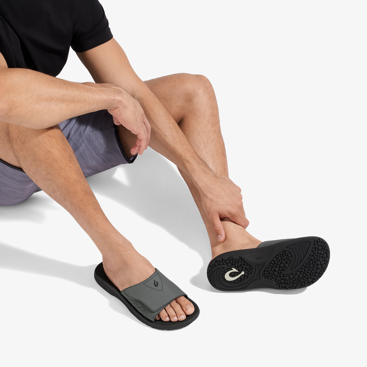 OluKai Featured - Nalu Slide - Rock / Black