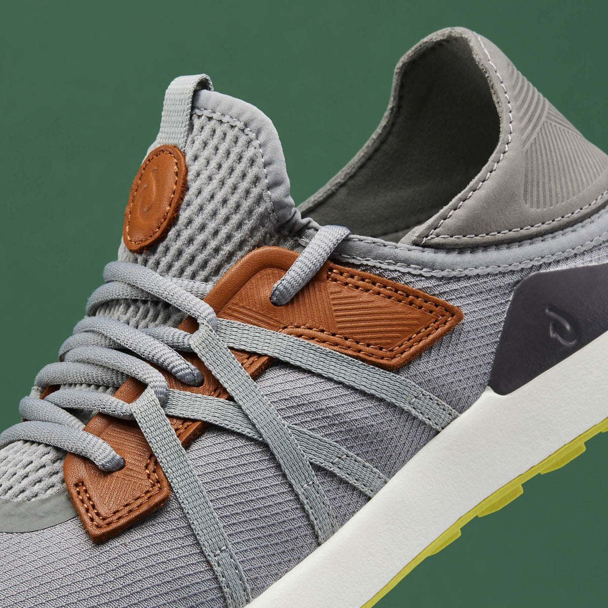OluKai Great Value - Manele Men’s Breathable Golf Shoes - Poi / Charcoal