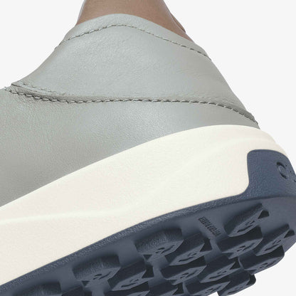OluKai Top Pick - Wai‘alae - Grey Fog / Tan