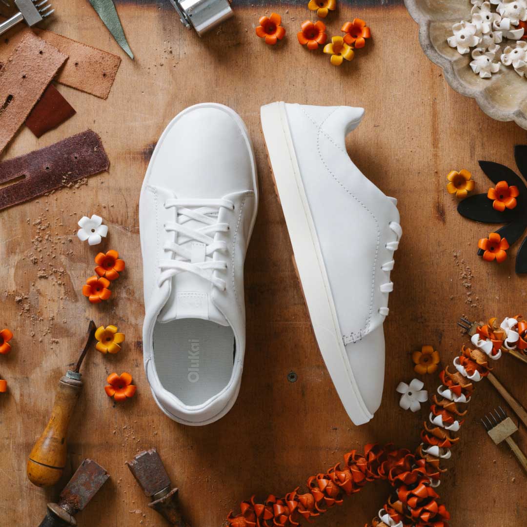 OluKai Trending - Pehuea Lī ‘Ili Women's Leather Sneakers - White