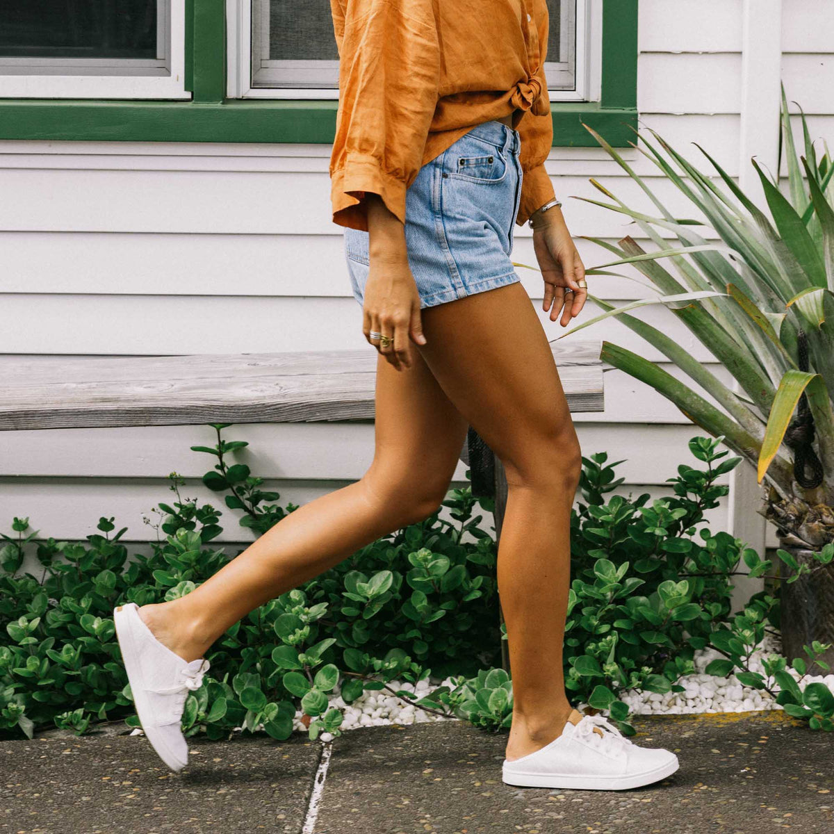 OluKai Sale - Pehuea Lī Women's Sneakers - White