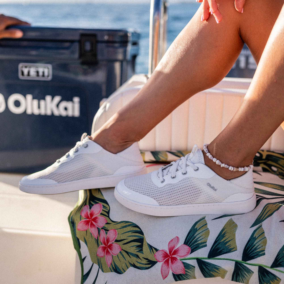OluKai Best Price - Kahakai - Bright White / Bright White