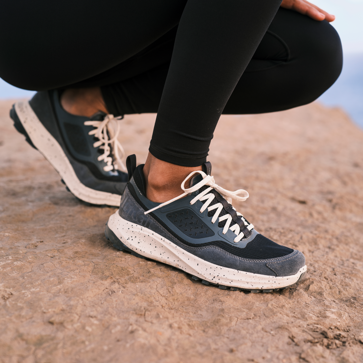 OluKai Signature - Makiki - Lava Rock / Dk Shadow | Olukai