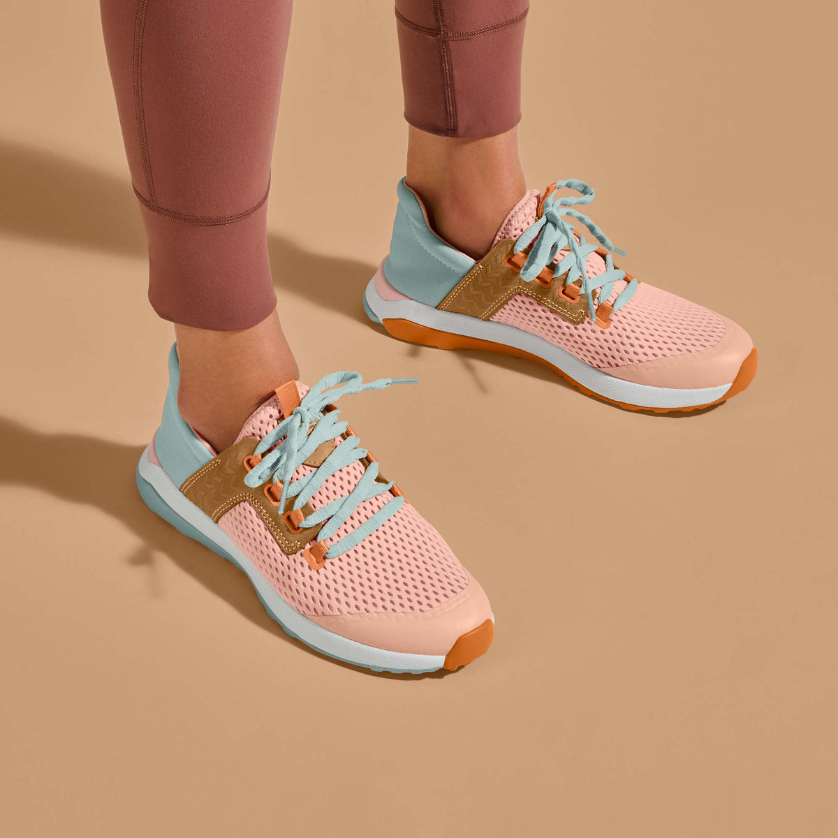OluKai Smart Buy - Wailuku Women’s Athletic Shoes - Peach / Swell