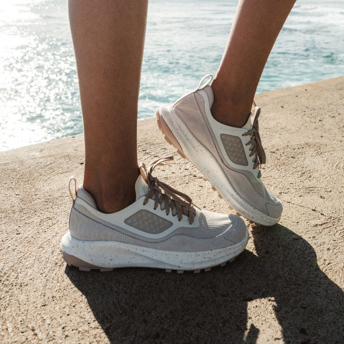 OluKai New - Makiki - White Sand / Tapa