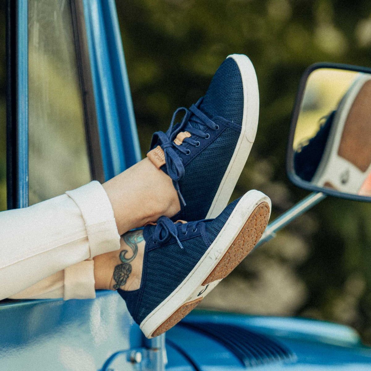 OluKai Trending - Pehuea Lī Women's Sneakers - Trench Blue