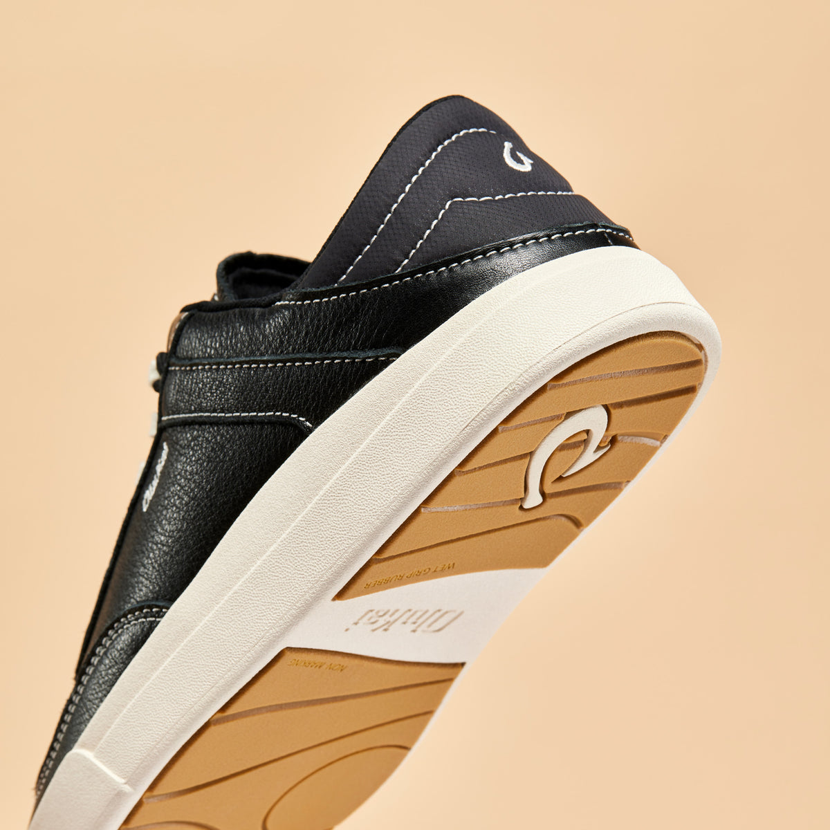 OluKai Exclusive - Hā‘upu Women’s Leather Sneakers - Onyx