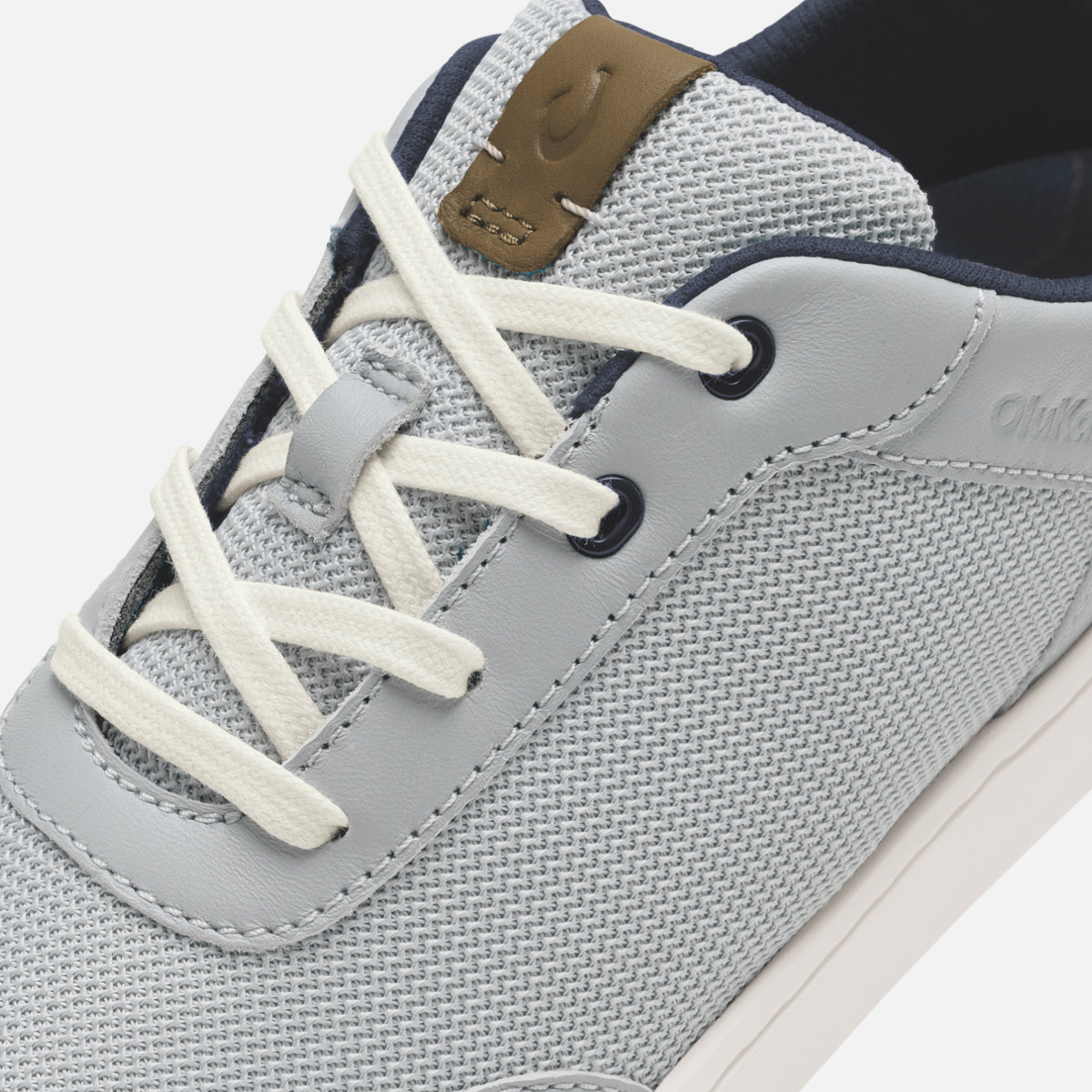 OluKai Special Offer - Kiahuna - Cloud Grey / Tan