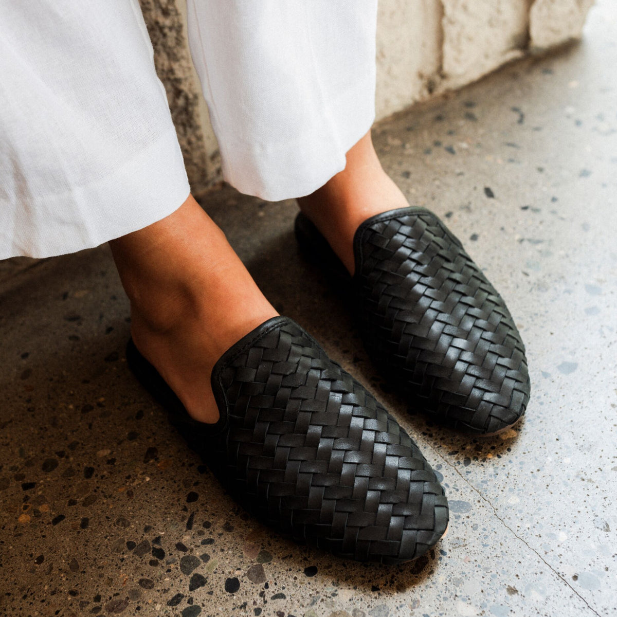 OluKai Latest - Mi'i - Onyx / Onyx