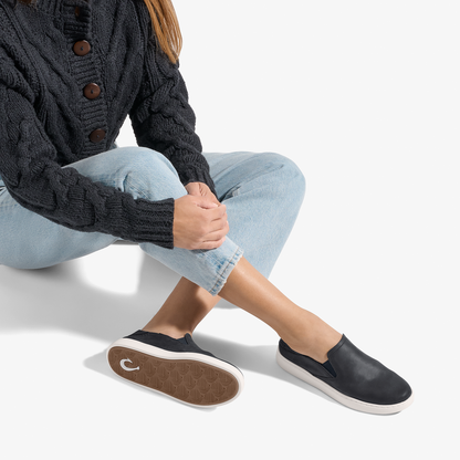 OluKai Best Seller - Pehuea Leather - Onyx / Onyx