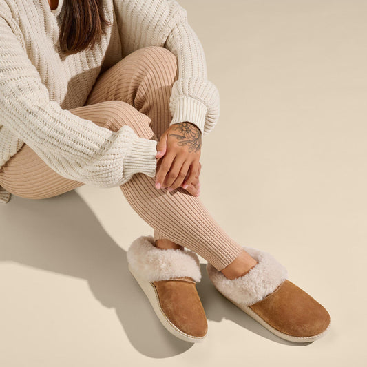 OluKai Best Price - Ku‘i Women‘s Slip-On Slippers - Tan / Bone