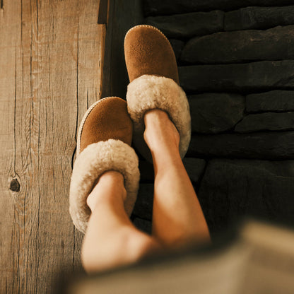 OluKai Best Price - Ku‘i Women‘s Slip-On Slippers - Tan / Bone